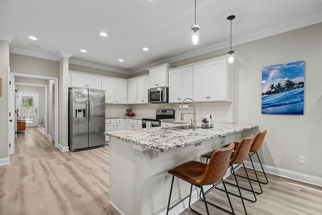 61B 9th Avenue, Shalimar, FL 32579