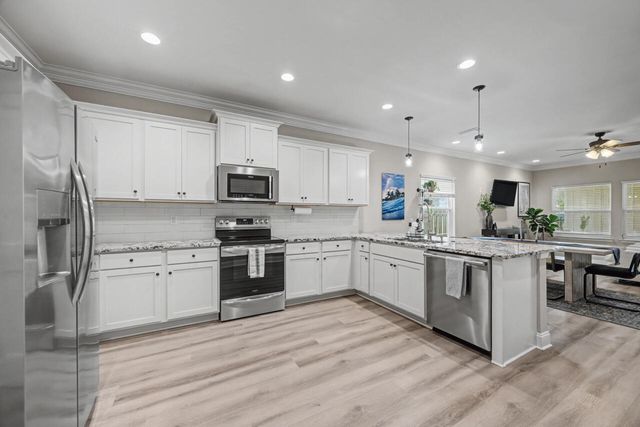 61B 9th Avenue, Shalimar, FL 32579