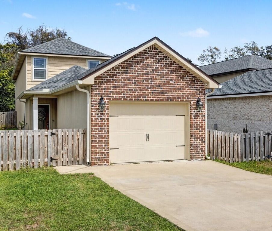 61B 9th Avenue, Shalimar, FL 32579