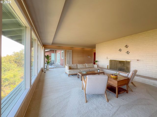 115 W SCENIC Dr, The Dalles, OR 97058