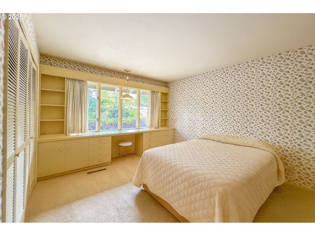 115 W SCENIC Dr, The Dalles, OR 97058