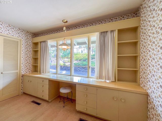 115 W SCENIC Dr, The Dalles, OR 97058