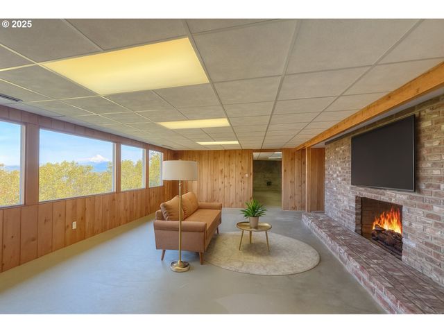 115 W SCENIC Dr, The Dalles, OR 97058