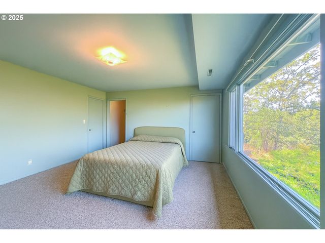 115 W SCENIC Dr, The Dalles, OR 97058