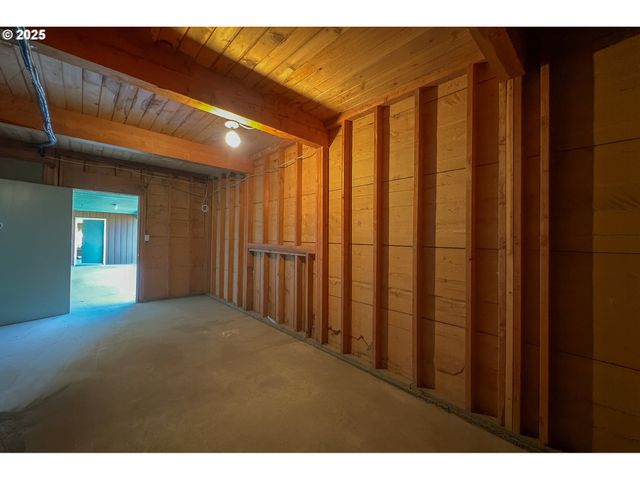 115 W SCENIC Dr, The Dalles, OR 97058