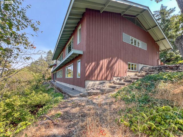 115 W SCENIC Dr, The Dalles, OR 97058