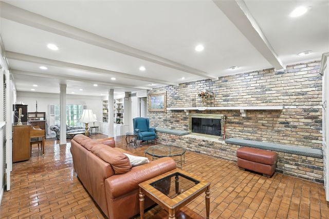 4165 Shady Valley Drive, Arlington, TX 76013