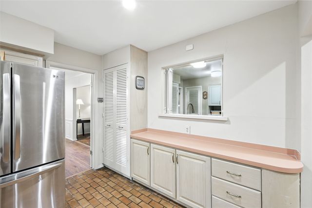 4165 Shady Valley Drive, Arlington, TX 76013