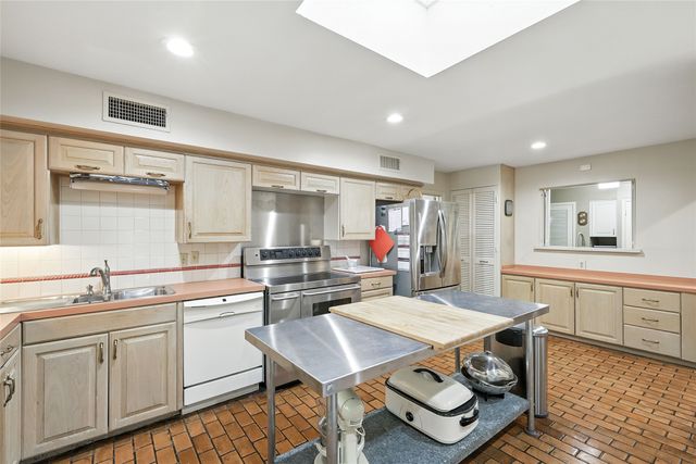 4165 Shady Valley Drive, Arlington, TX 76013