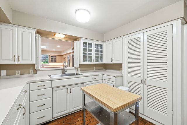 4165 Shady Valley Drive, Arlington, TX 76013