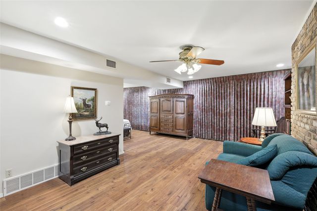 4165 Shady Valley Drive, Arlington, TX 76013