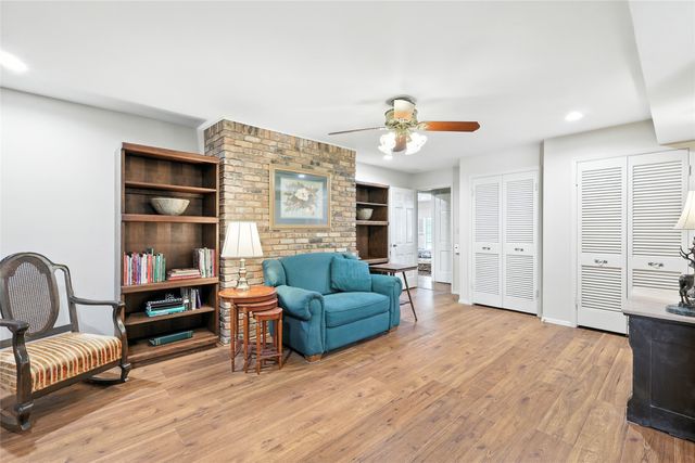 4165 Shady Valley Drive, Arlington, TX 76013