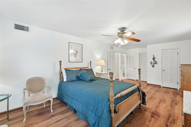 4165 Shady Valley Drive, Arlington, TX 76013