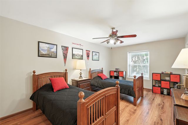 4165 Shady Valley Drive, Arlington, TX 76013