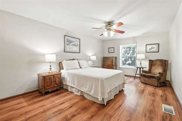 4165 Shady Valley Drive, Arlington, TX 76013
