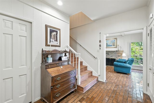 4165 Shady Valley Drive, Arlington, TX 76013