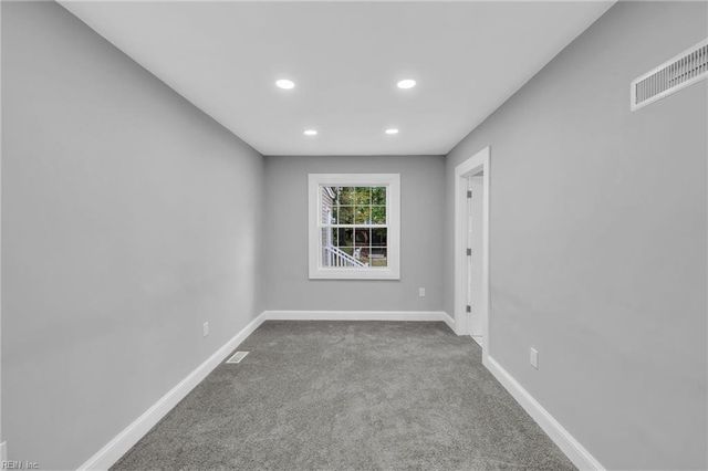 110 Sandpiper DR, Portsmouth, VA 23704