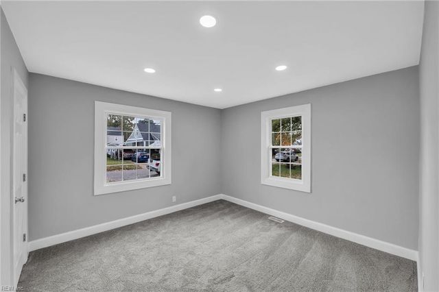 110 Sandpiper DR, Portsmouth, VA 23704