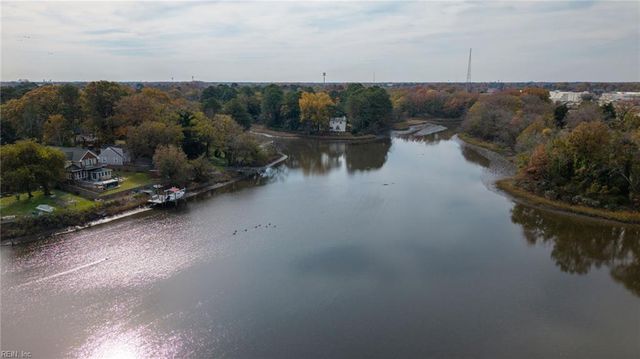 110 Sandpiper DR, Portsmouth, VA 23704