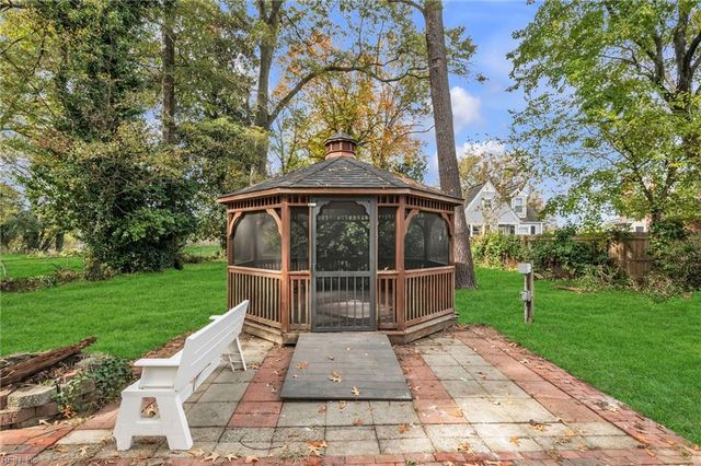 110 Sandpiper DR, Portsmouth, VA 23704