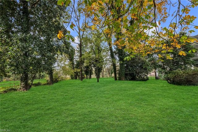 110 Sandpiper DR, Portsmouth, VA 23704