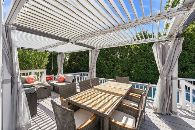 81 Mount View Drive, Cranston, RI 02920