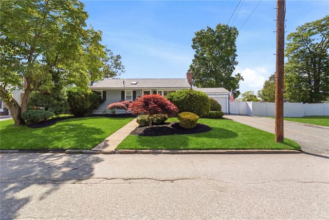 81 Mount View Drive, Cranston, RI 02920
