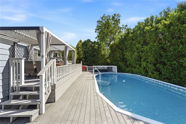 81 Mount View Drive, Cranston, RI 02920