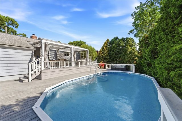 81 Mount View Drive, Cranston, RI 02920
