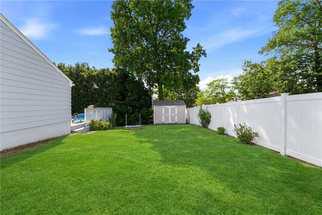 81 Mount View Drive, Cranston, RI 02920