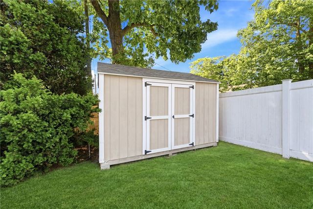 81 Mount View Drive, Cranston, RI 02920