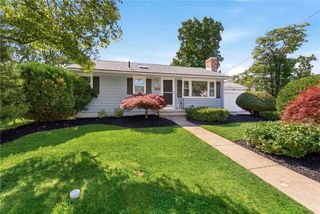 81 Mount View Drive, Cranston, RI 02920