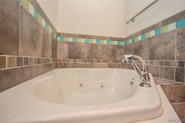 325 Louvaine Drive, Tonawanda, NY 14223