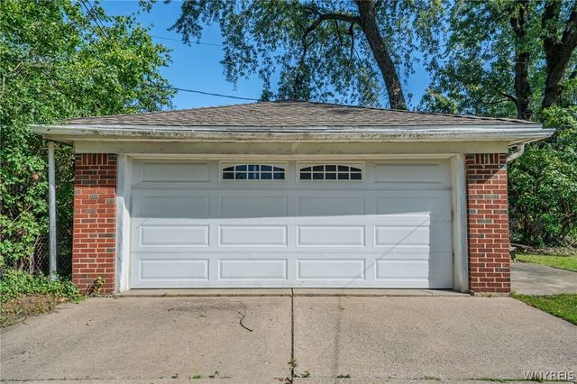 325 Louvaine Drive, Tonawanda, NY 14223