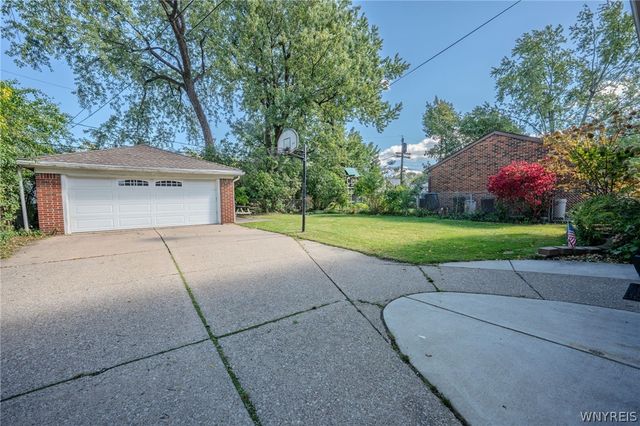 325 Louvaine Drive, Tonawanda, NY 14223
