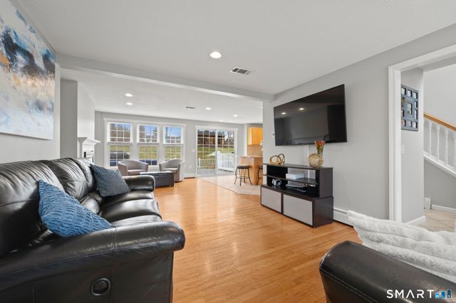 56 Coles Road, Middletown, CT 06457