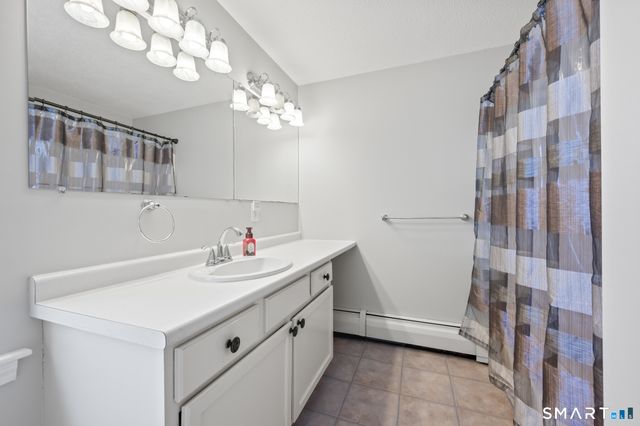 56 Coles Road, Middletown, CT 06457