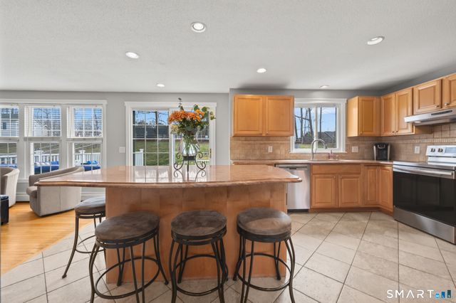 56 Coles Road, Middletown, CT 06457