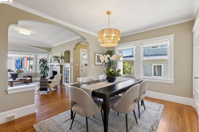 715 Hillgirt Cir, Oakland, CA 94610