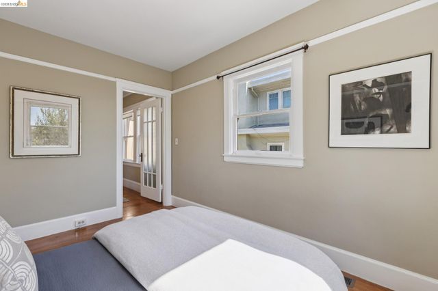 715 Hillgirt Cir, Oakland, CA 94610