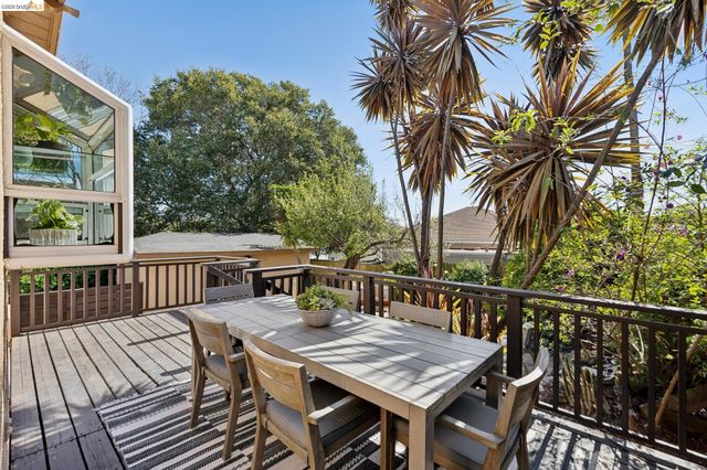 715 Hillgirt Cir, Oakland, CA 94610