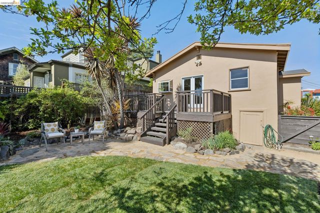 715 Hillgirt Cir, Oakland, CA 94610