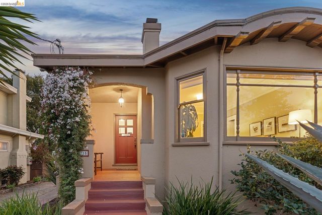 715 Hillgirt Cir, Oakland, CA 94610