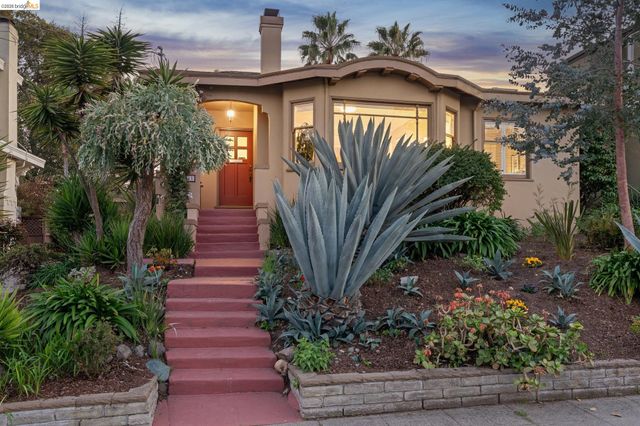 715 Hillgirt Cir, Oakland, CA 94610