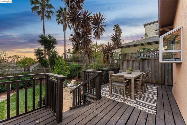 715 Hillgirt Cir, Oakland, CA 94610