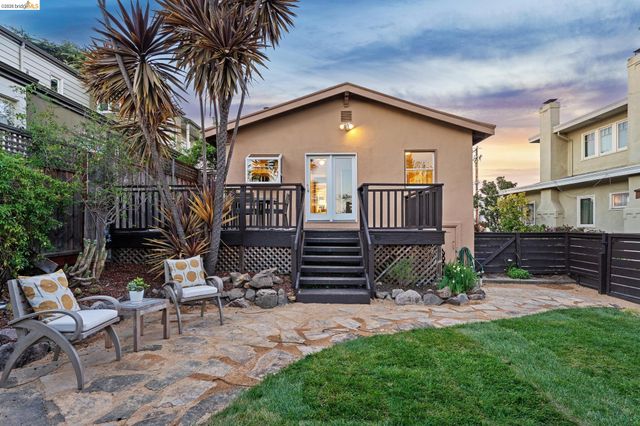 715 Hillgirt Cir, Oakland, CA 94610