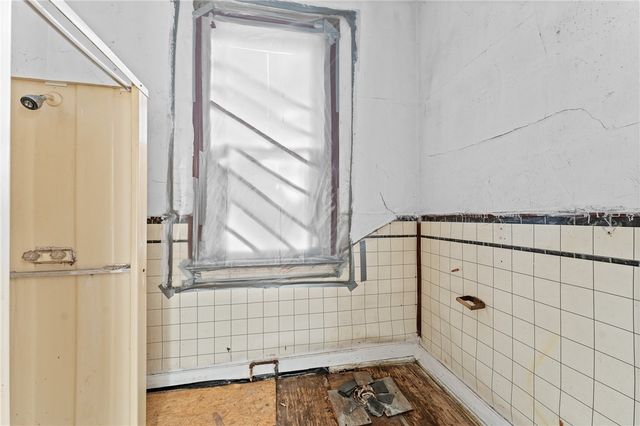 2316 Perrysville Ave, Perry Hilltop, PA 15214