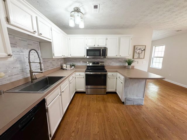 677 Graftons Mill Lane, Lexington, KY 40509