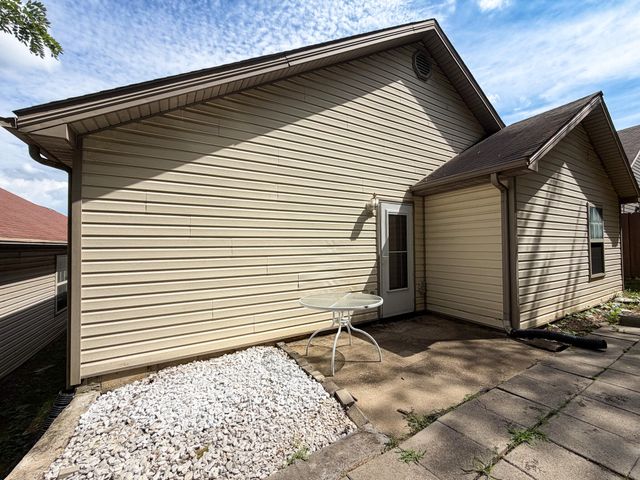 677 Graftons Mill Lane, Lexington, KY 40509