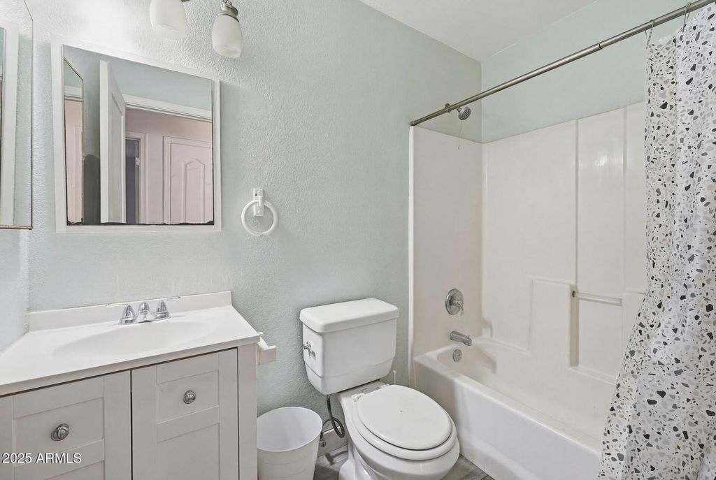 Image 12 of property listing at 16065 W JACKSON Street, Goodyear, AZ 85338